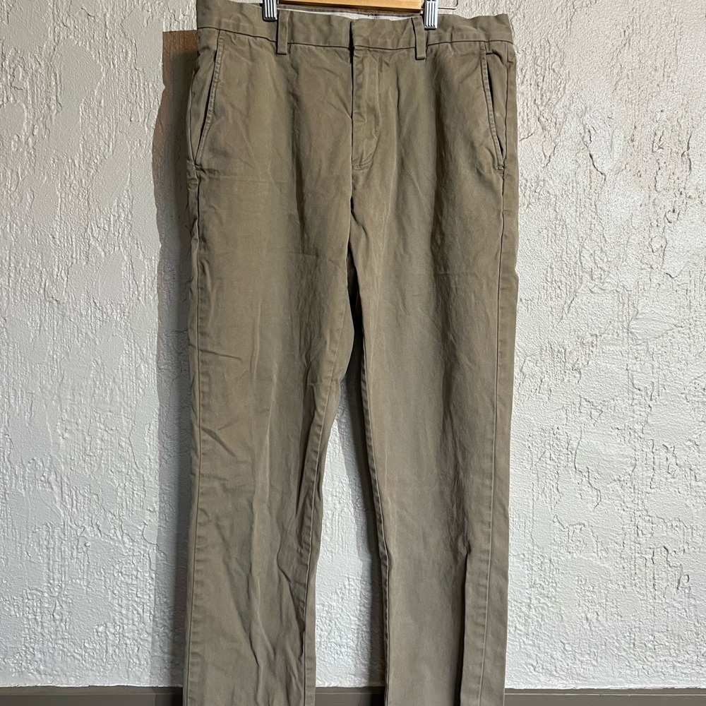 Banana Republic Men’s Aiden Chino 31x32 Tan